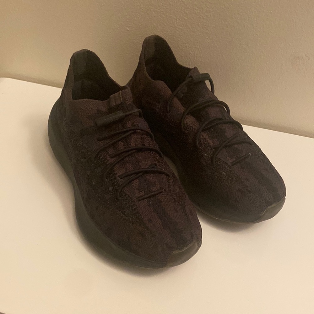 YEEZY BOOST 380 KIDS ONYX SIZE 2